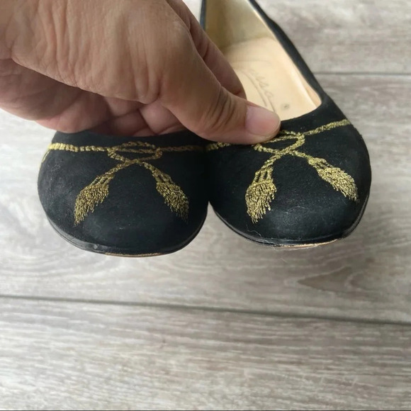 Caressa Made in Spain Suede Leather Embroidery Pumps - Picture 5 of 14